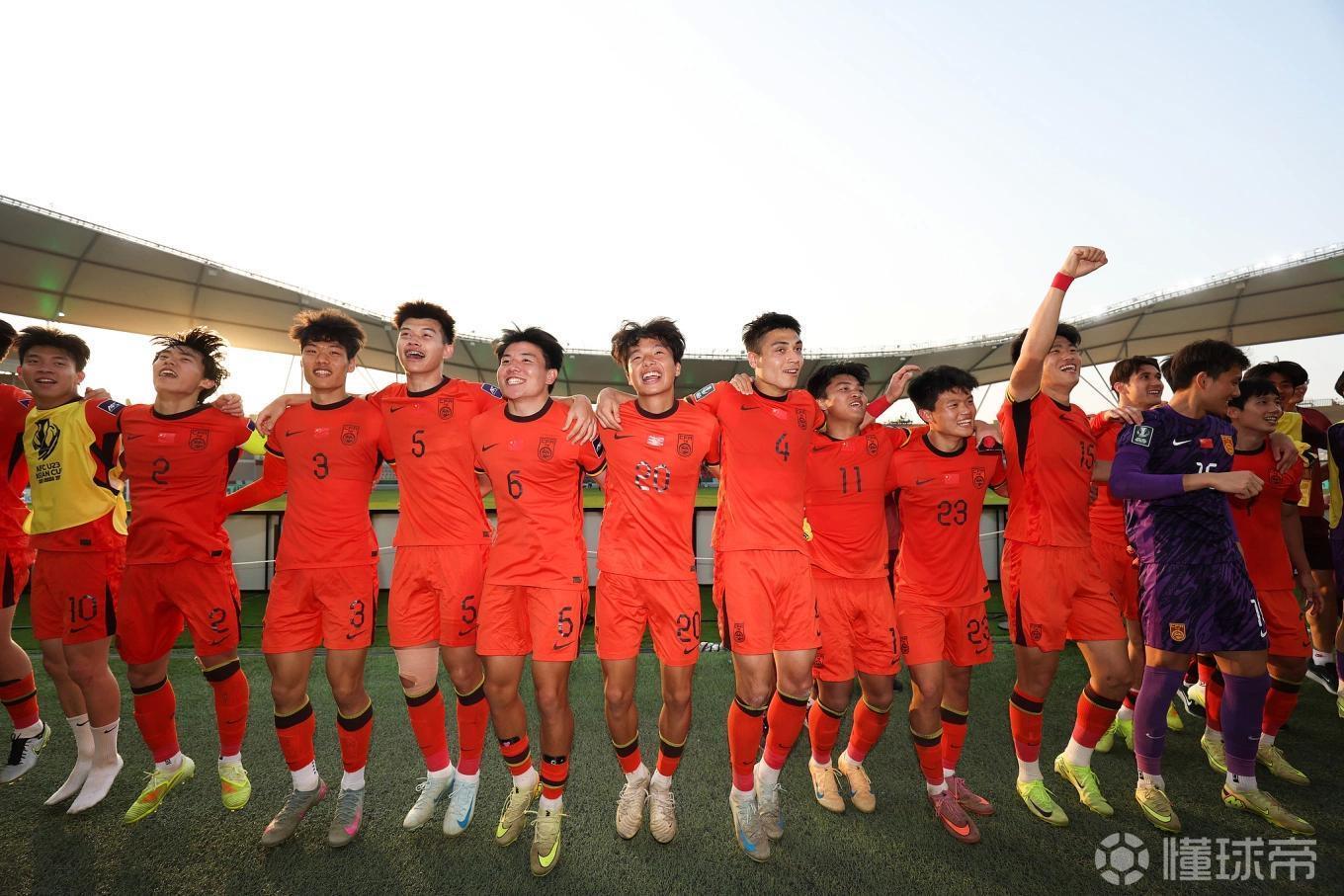 华体会-苏东：今晚U23国足不要打对攻，要贯彻大脚加身体&amp;amp;二点加定位